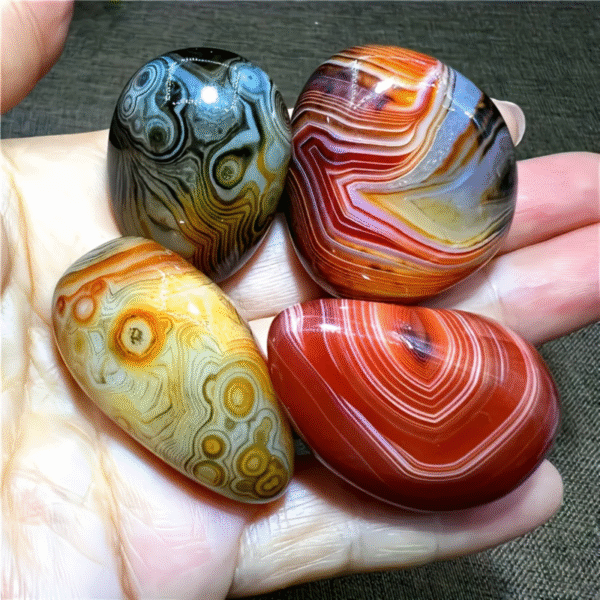 Natural silk agate palm stone-polished Crystal Shi Ying